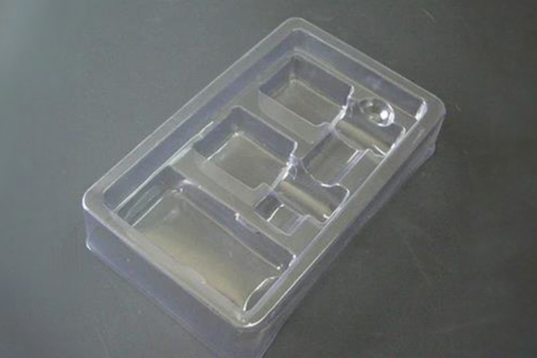 Thermoplastic electronic container